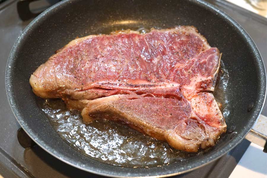 肉マニアが教える 極厚ステーキ を家のフライパンで上手に焼く方法 価格 Comマガジン