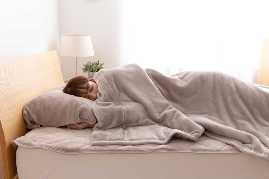 2023年》毛布おすすめ10選。じっくり選びたい秋冬寝具のマストアイテム