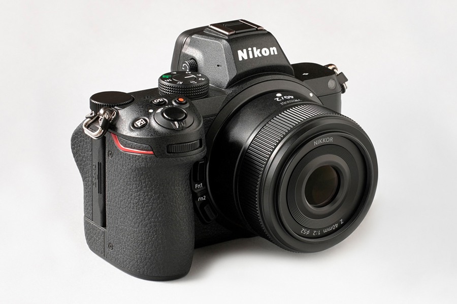 Nikon z 40mm  f/2  単焦点レンズ
