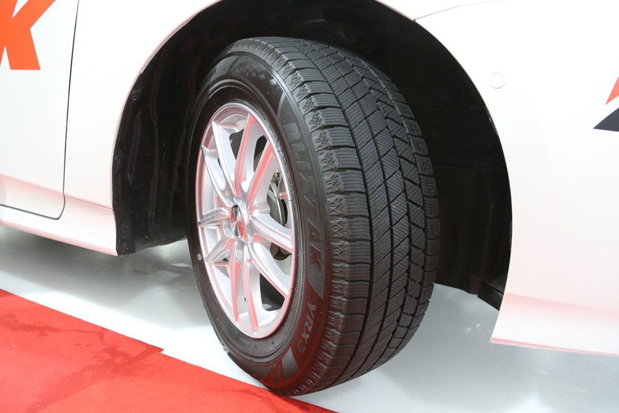 2023好評 スタッドレスタイヤ ブリヂストン ブリザック VRX3 225/50R18 95Q プレシャス HM-3 7.0-18 タイヤ1番  通販 PayPayモール