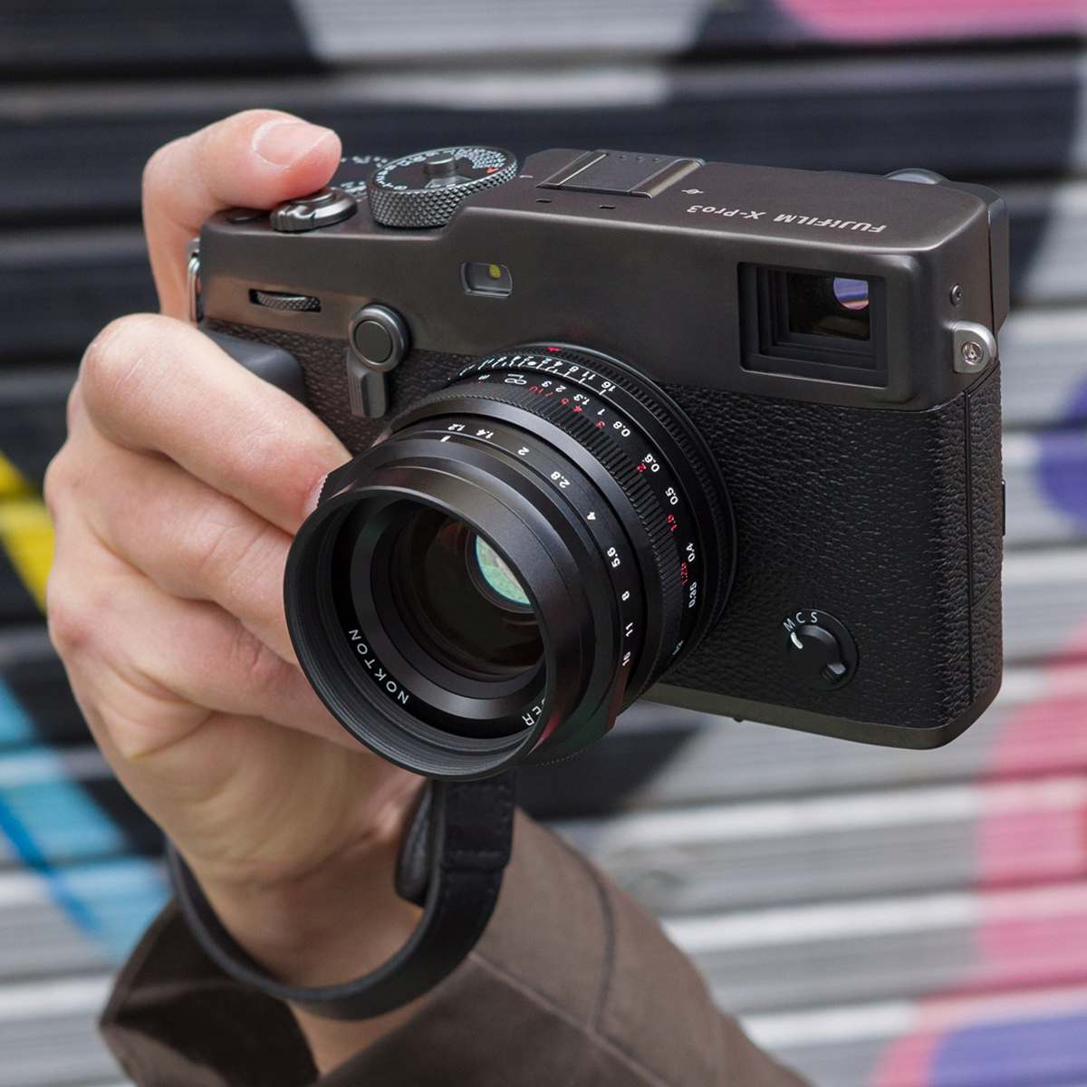 xmtCuX-Pro3v×RViuNOKTON 35mm F1.2 X-mountvŏ㎿MFBey