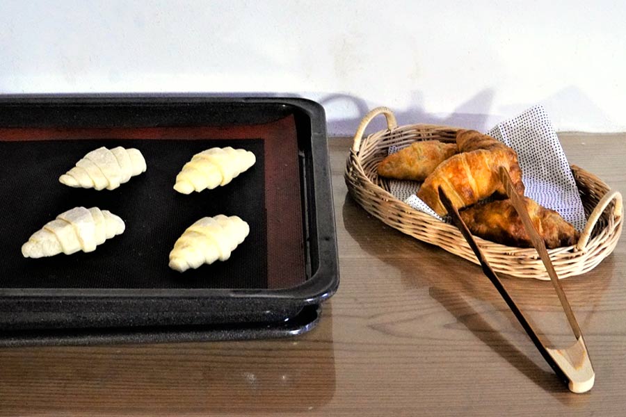 家で焼きたてのクロワッサンが食べられる！“冷凍パン生地”にドハマリ中 - 価格.comマガジン