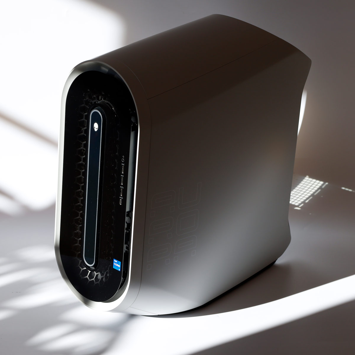 UEQ[~OPCAhh聕\ȁuAlienware Aurora R13v