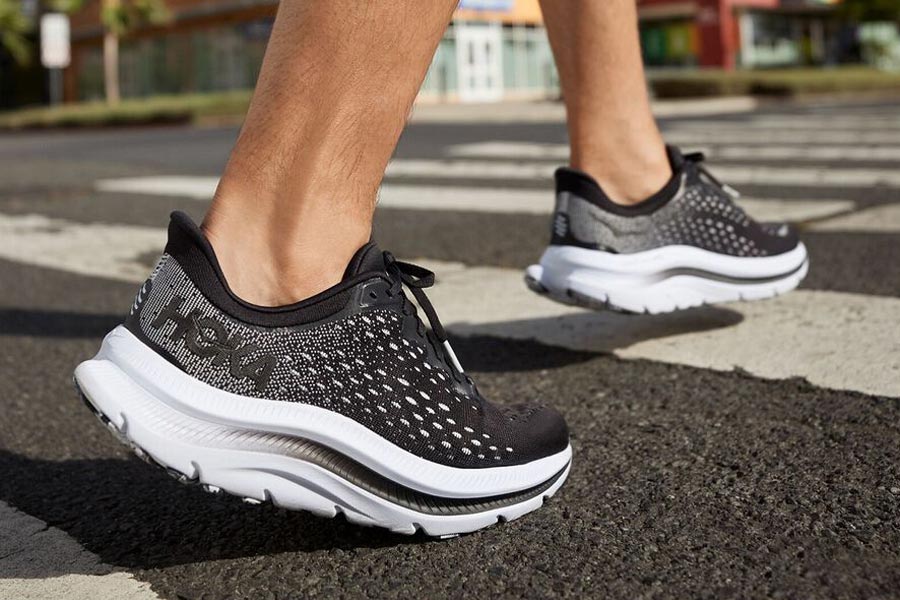 HOKA オネオネ　カワナ　27.5