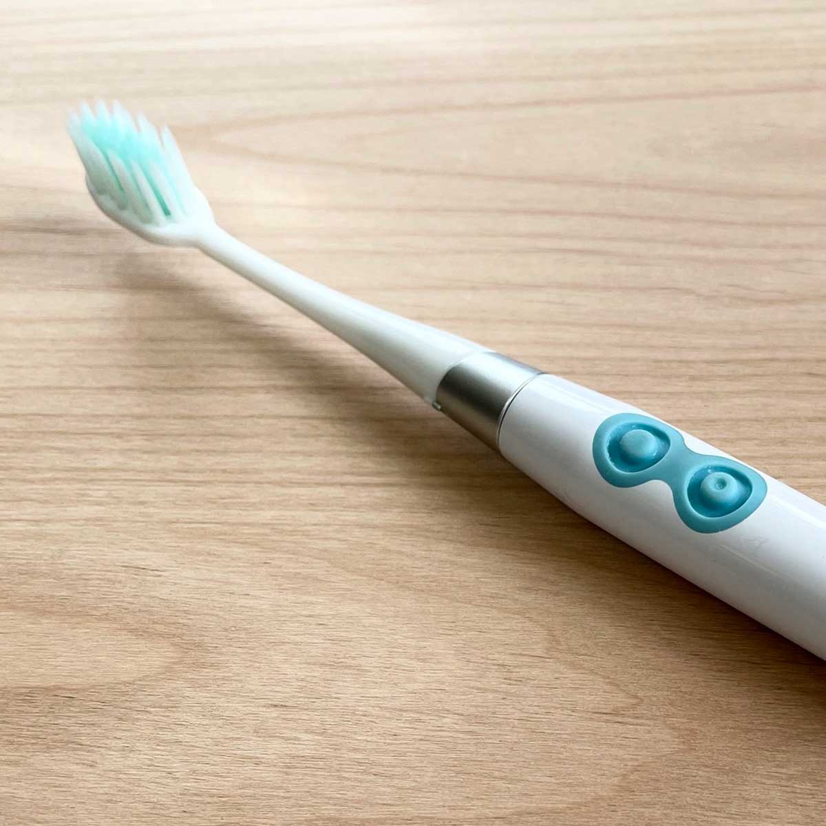 RF（ラジオ波）で歯を白くする電動歯ブラシ「シルキン ウェイブ」発売 