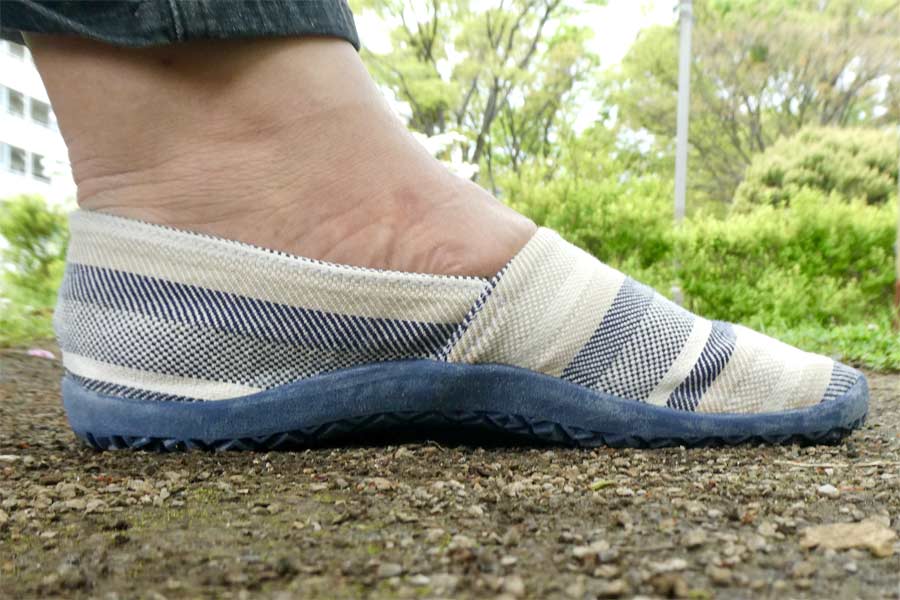 素足感覚！ 毎日履ける「足袋シューズ」で“巻き爪”の痛みがラクになった - 価格.comマガジン
