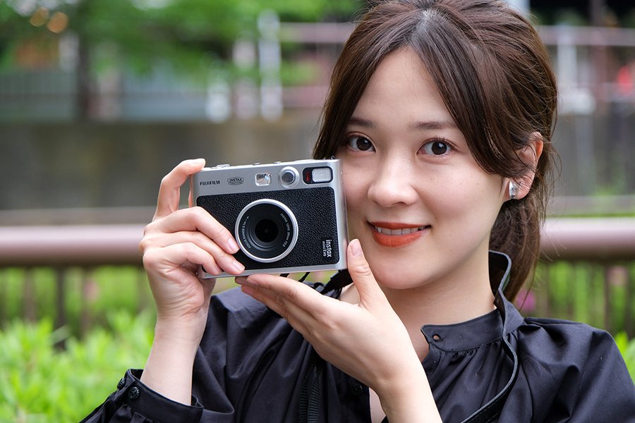 驚きの高画質！ 富士フイルム「instax mini Evo」は大人が使って楽しい ...