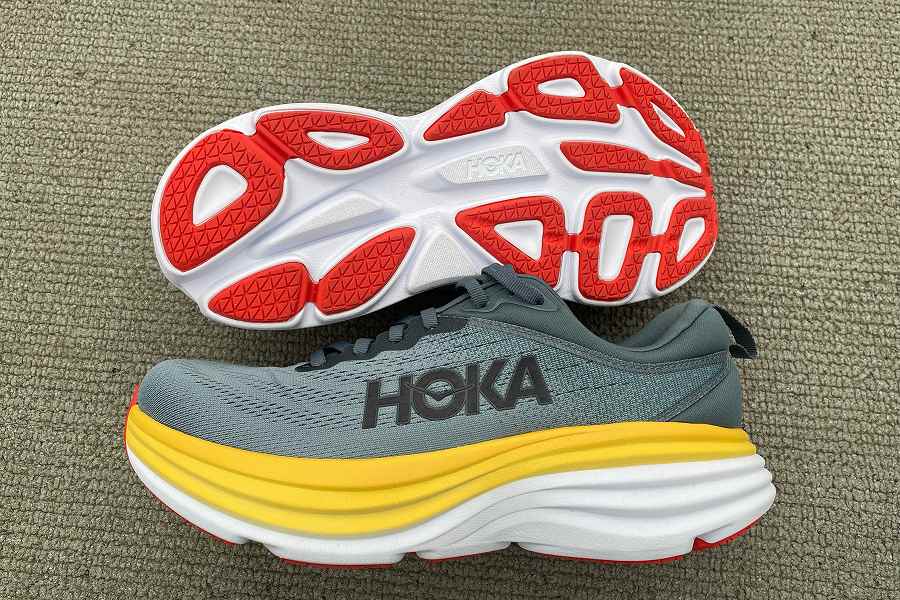 最上級のクッション性を誇るHOKA「ボンダイ」シリーズが、待望のフル