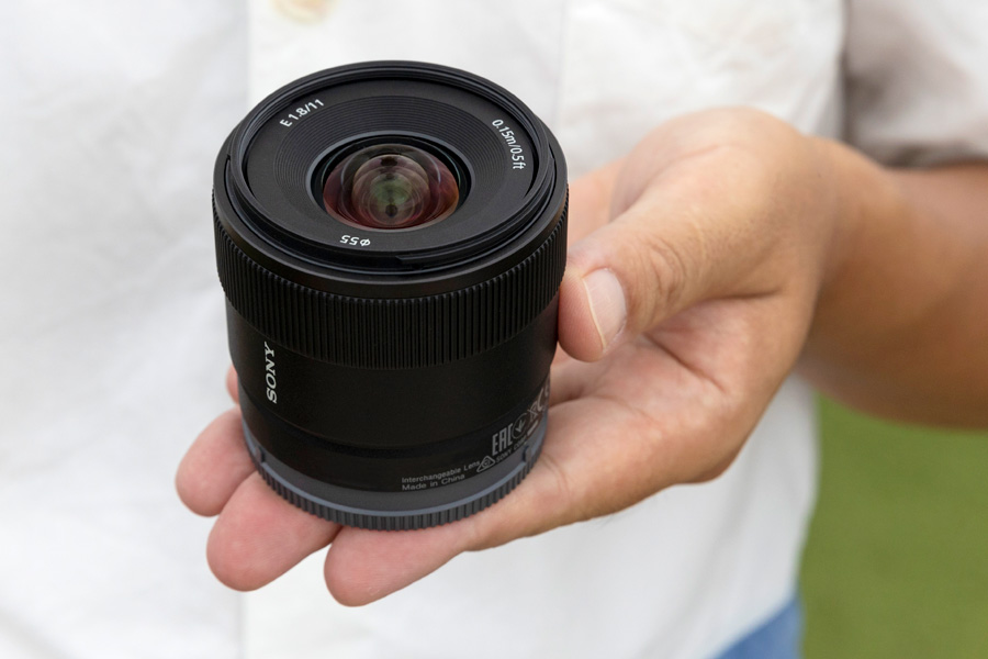 SONY E 11mm F1.8 SEL11F18 超広角単焦点レンズ-