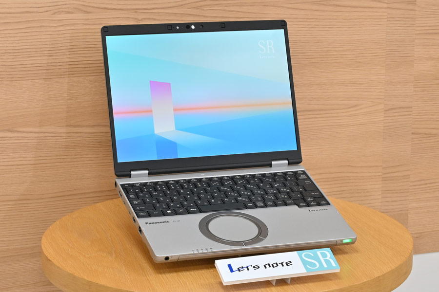 A4未満で重量約859g！ 「Let's note SR」はまさに“究極”のコンパクト 