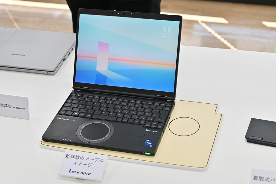 A4未満で重量約859g！ 「Let's note SR」はまさに“究極”のコンパクトモバイルPCだ - 価格.comマガジン