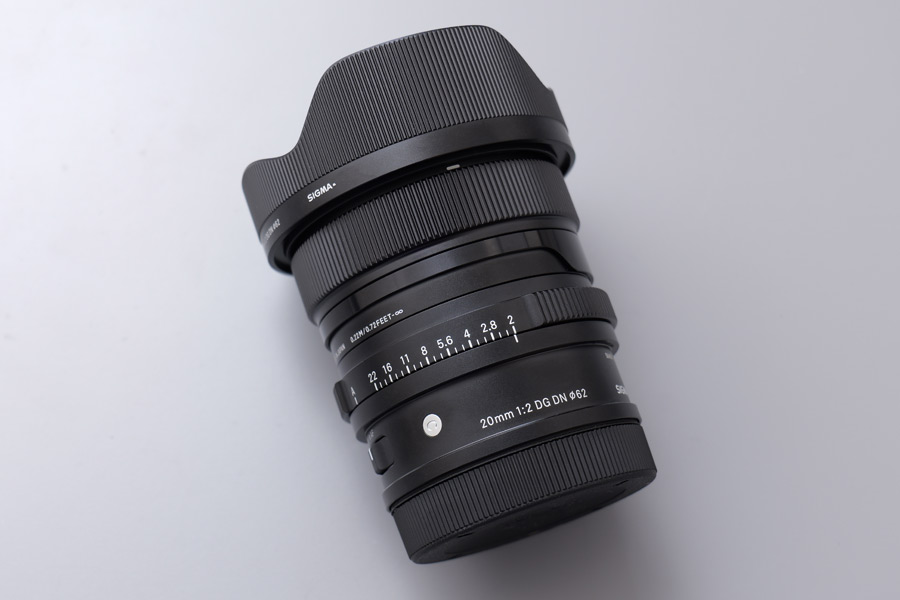 シグマ「20mm F2 DG DN」は“超広角”の楽しさが詰まった高品位レンズ