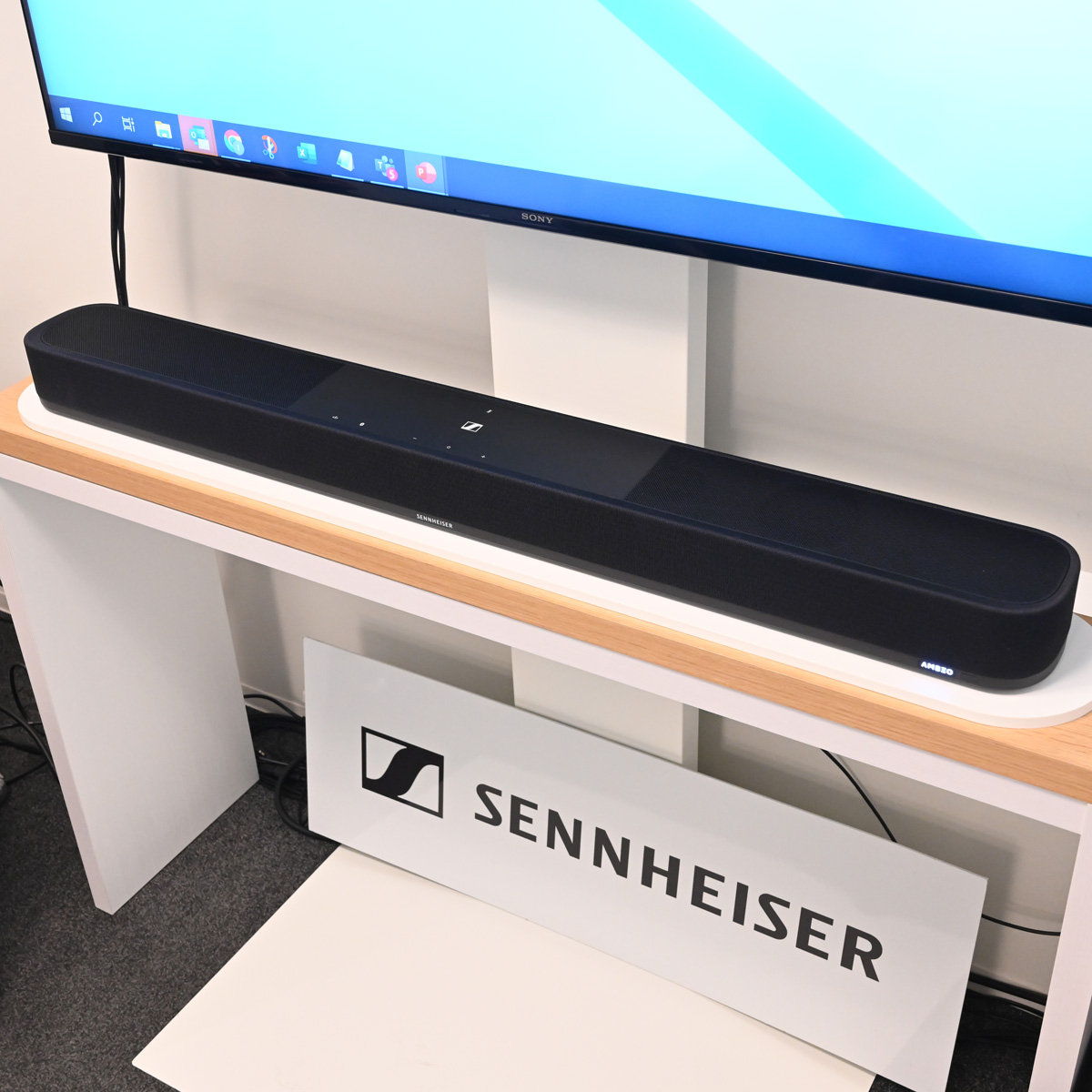 7.1.4chTEho[1{ŎI [nCU[uAMBEO Soundbar Plusv