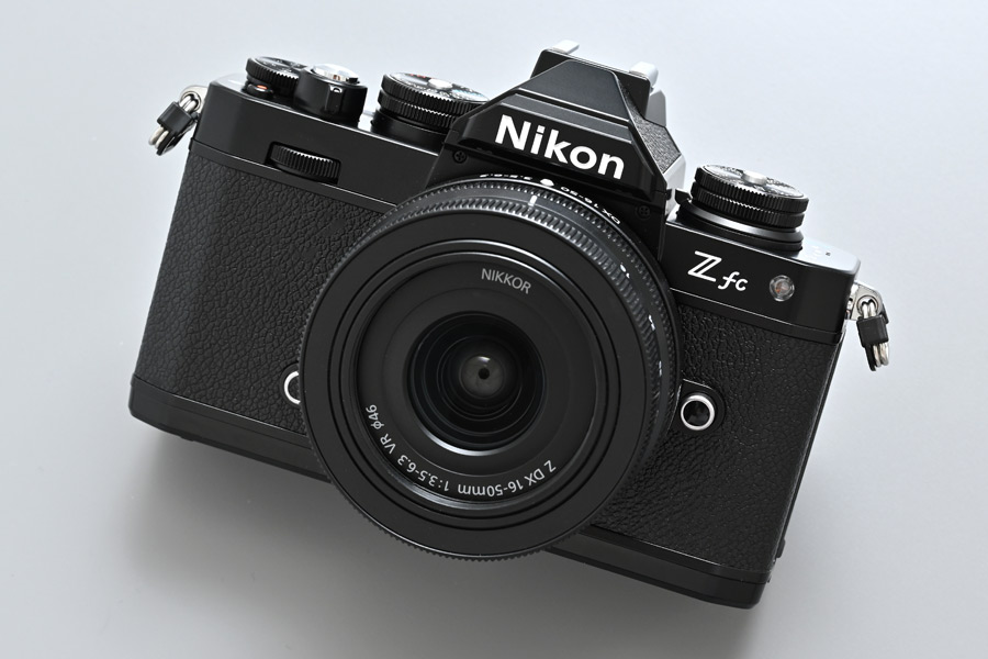 Nikon ミラーレス一眼カメラ Z fc ボディ Zfc シルバー ...