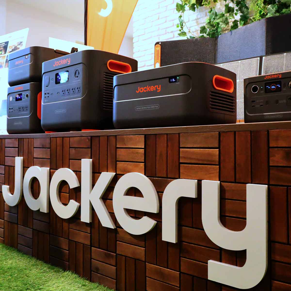 Jackeryがリン酸鉄のポータブル電源「Jackery Plusシリーズ」発表、拡張&アプリ対応