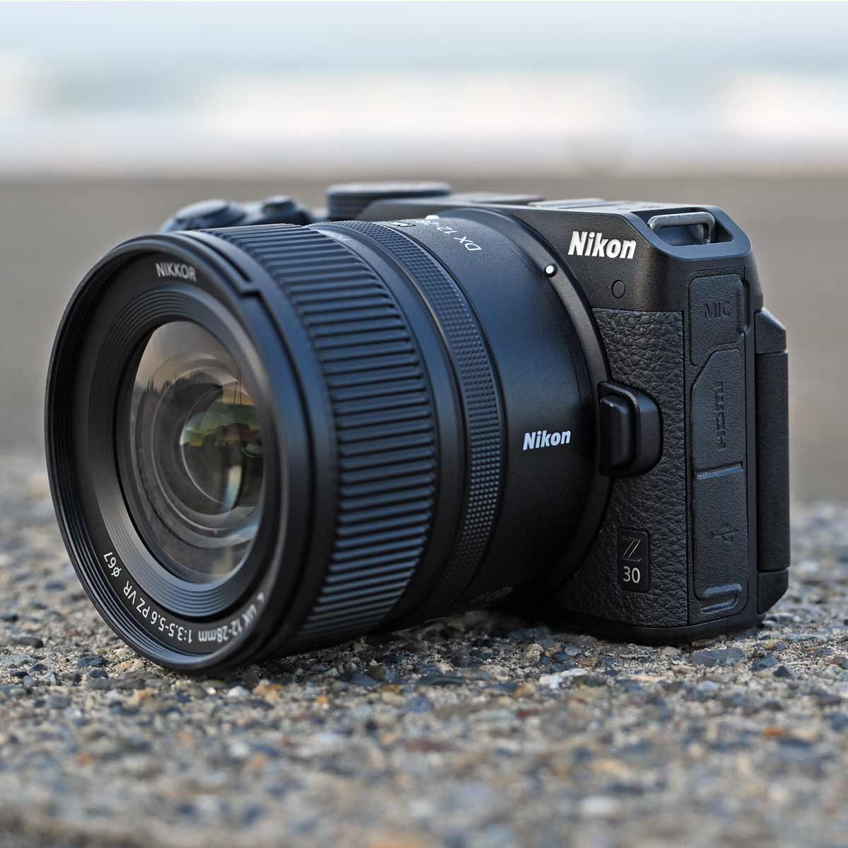 VlogBeɃsb^I p[Y[Ή̃jRuNIKKOR Z DX 12-28mm f/3.5-5.6 PZ VRv