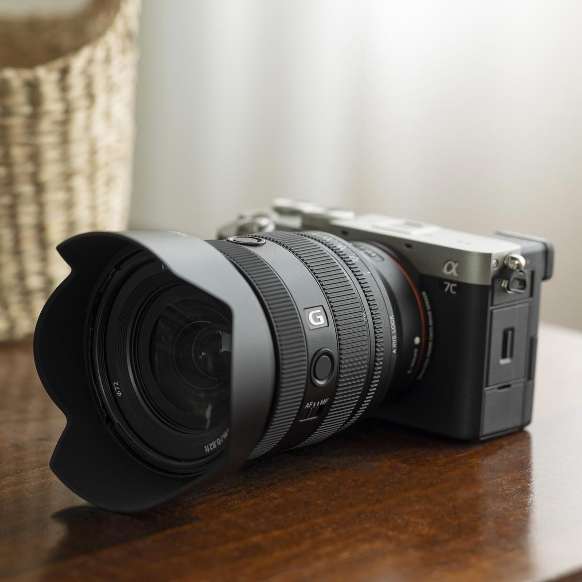 �\�j�[�u��7C�v×�uFE20-70mm F4 G�v�̂��C�y�X�^�C���œ����X�J�C�c���[���󑐂��ʐ^�U���I