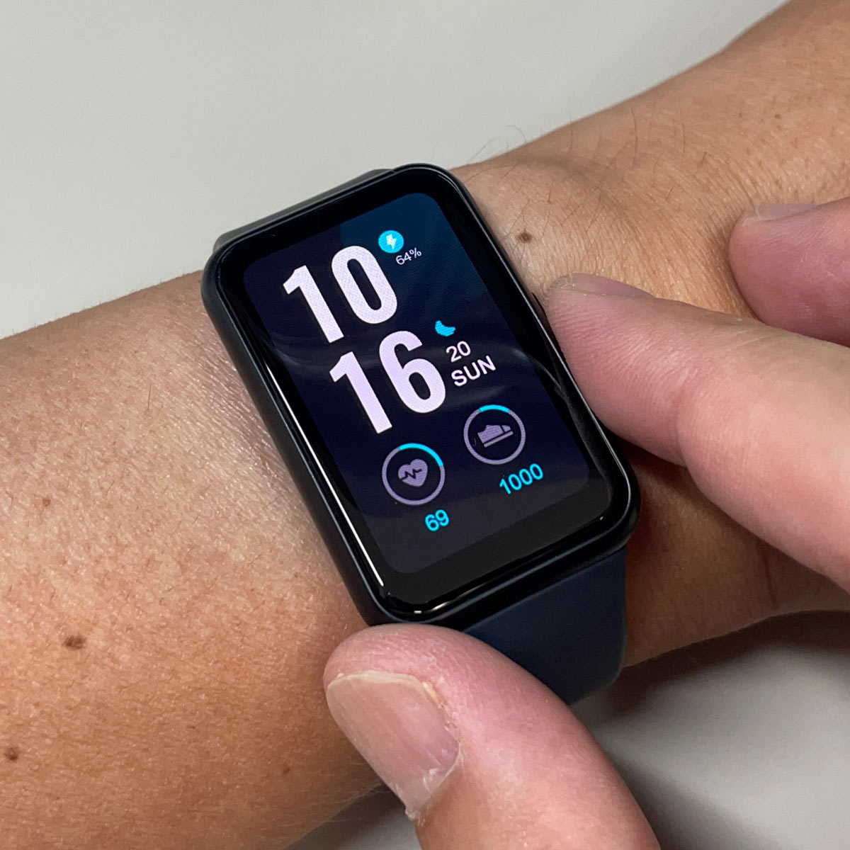 1.5~؂ŃCgɎguHUAWEI WATCH FIT Special Editionv
