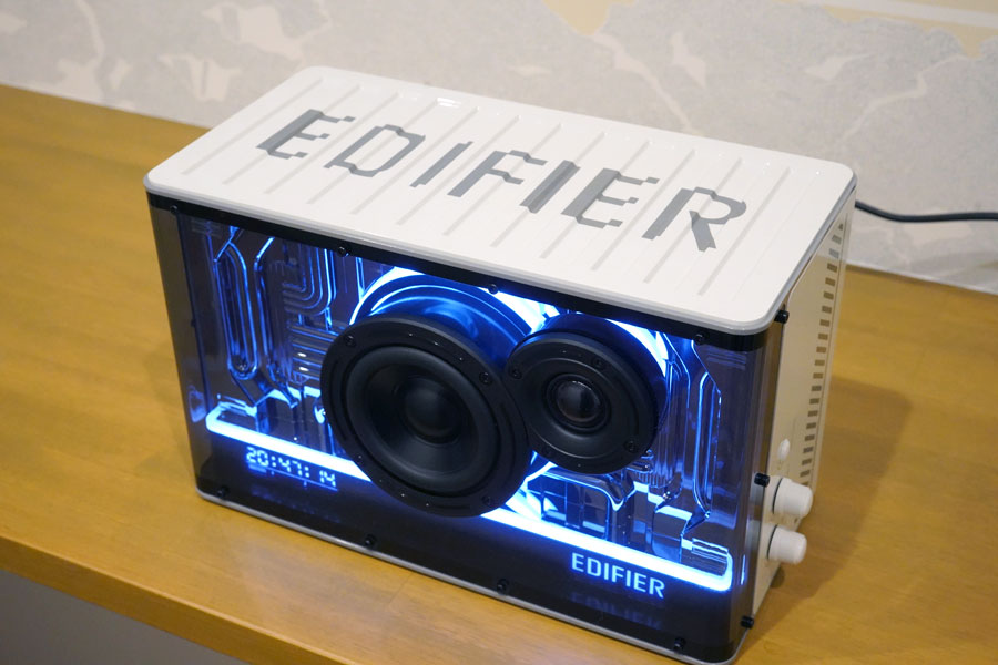 光るだけじゃない!? Edifier「QD35」はLDAC対応で高音質、充電器にも ...