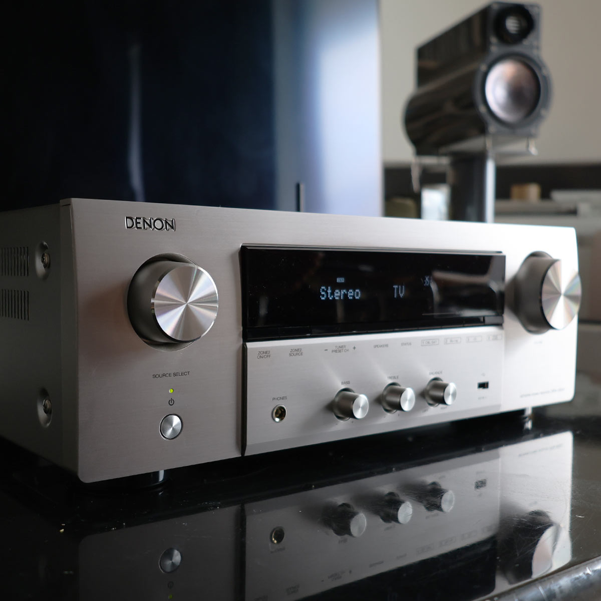 ǂႤH }nƃfmHDMI[qڃvCAvׂĂ݂