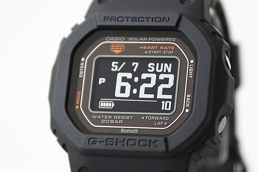 G-SHOCK初の角型デザイン×心拍計！ 生活が変わる「G-SQUAD DW-H5600