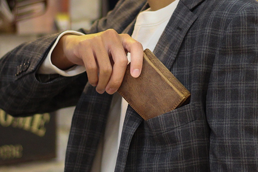 【日本製低価】新しいメンズ短財布は革ファッションカジュアルなpuのマネークリップを曇らしました 折り財布