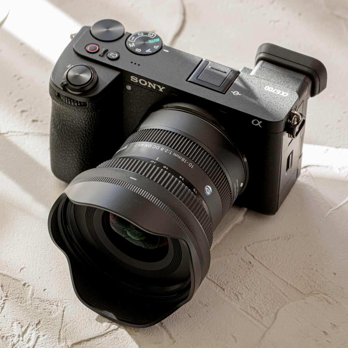 \j[u6700v×VO}u10-18mm F2.8 DC DNvŐEYuxv