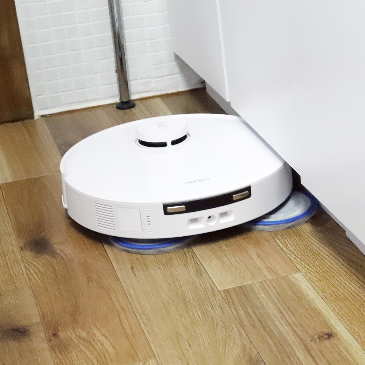 |Jo[100Ė{!? GRobNX̃nCGh@uDEEBOT T30 PRO OMNIvr[