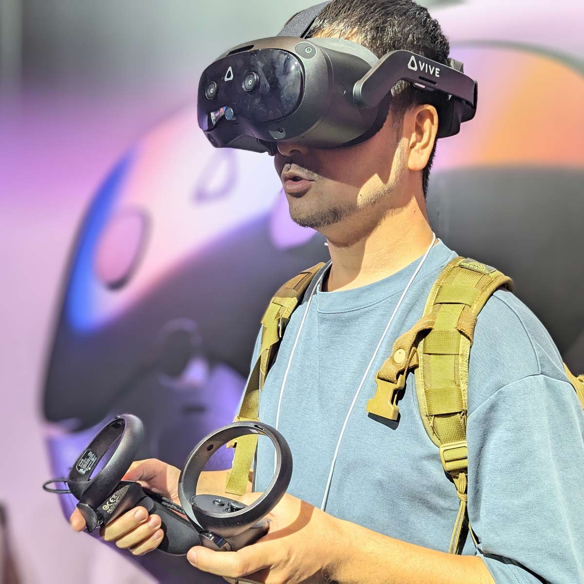 X^hA[^łnCXybNI HTCuVIVE Focus VIsionv̌Ă