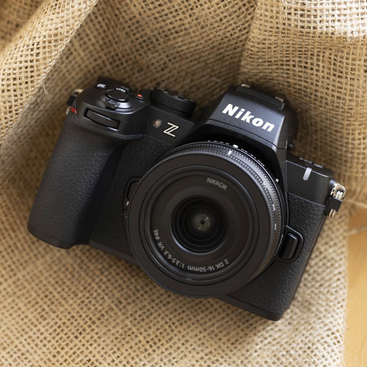 �{���ɃG���g���[�@�H �j�R���uZ50II�v�����̎���