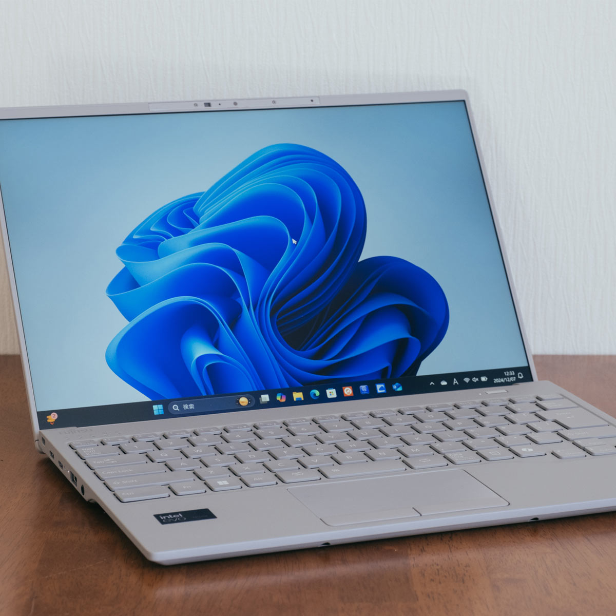 848ǧyȂ̂ɃptȐ\I uFMV LIFEBOOK UH90/J3v