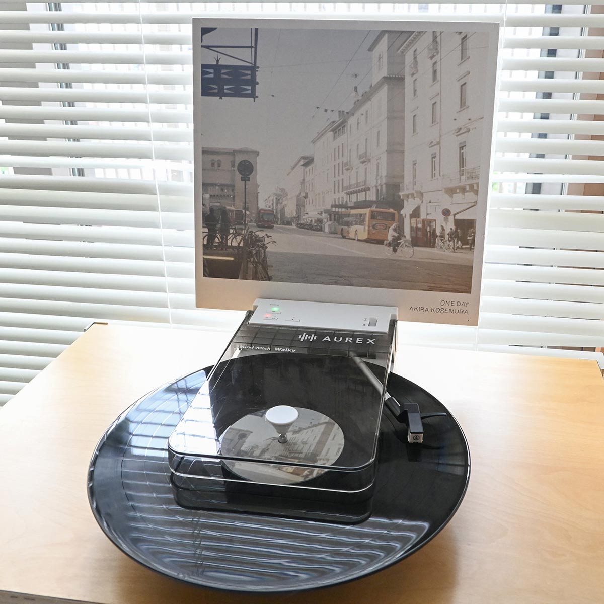 ���R�[�h�v���[���[�ɋ��߂Ă����̂́u�W���P�b�g�������v�@�\�������̂�������Ȃ�