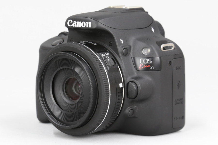 Canon EOS Kiss X9 ＋薄型パンケーキレンズ（EFS24mm)付き-