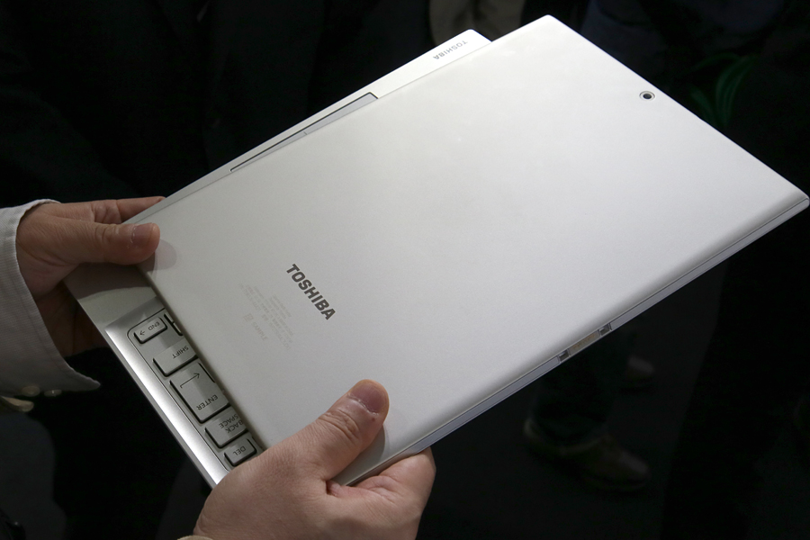 12型で569g！ 東芝から超軽量Windowsタブレット「dynaPad N72