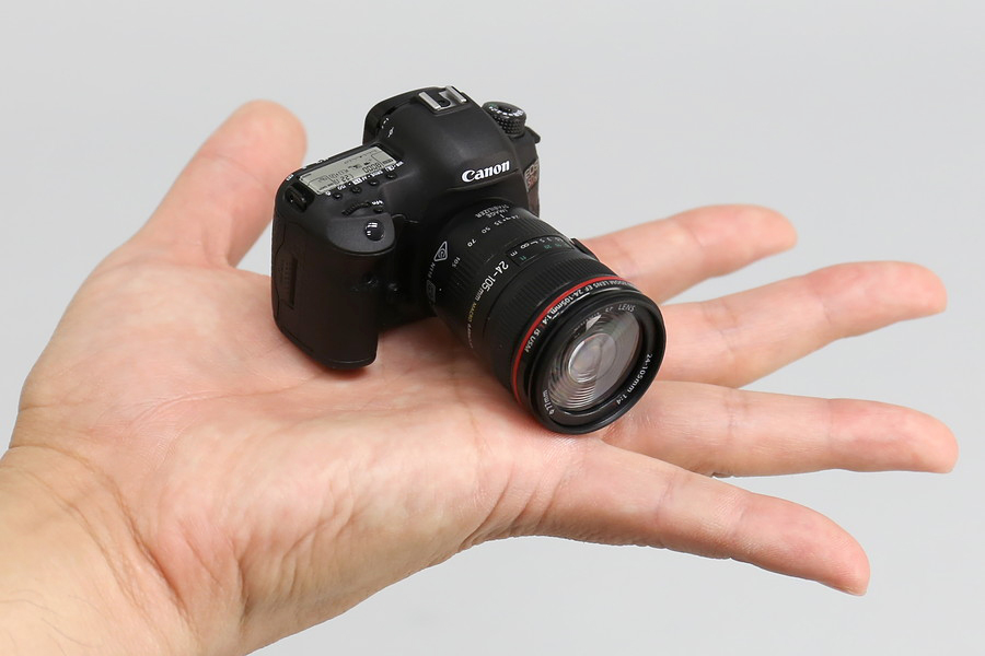 Eos 5ds ミニチュアカメラusbメモリーをゲットしました 再現度の高さがすごい 価格 Comマガジン