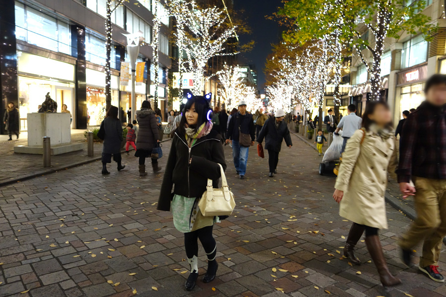 ぼっちが 光るネコ耳ヘッドホン をつけてクリスマスイルミネーションの中を練り歩いてみた 価格 Comマガジン