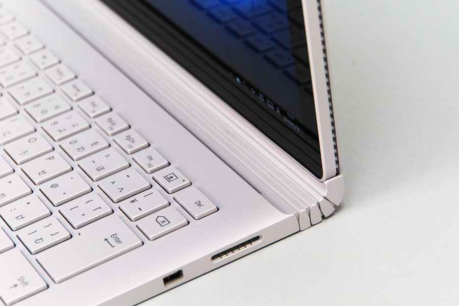 Surface Book (SX3-00006) | www.jarussi.com.br