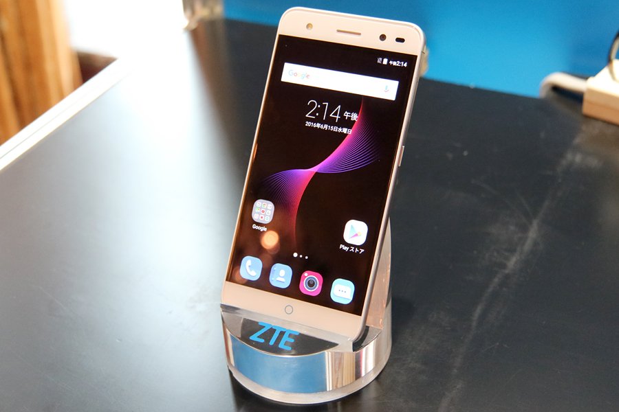 ZTE獂RXp̊iSIMt[X}zoI wF؁^{fB́uBLADE V7 Litev͖2~