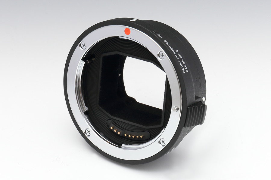 カメラ レンズ(単焦点) シグマ純正の高機能マウントアダプター「MC-11」のEF-Eモデルを試した 
