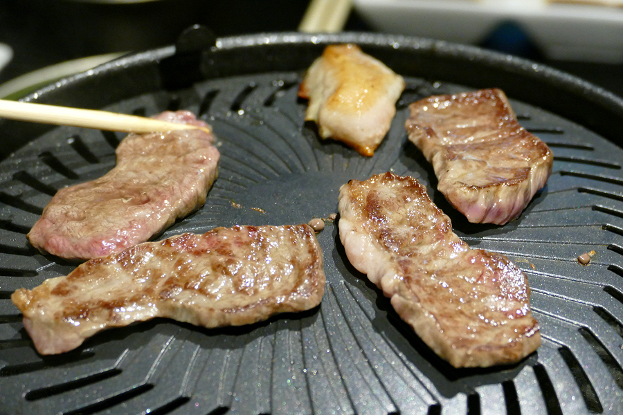 焼肉屋っぽい カセットガスを使う焼肉グリル やきまる が気になって仕方ない 価格 Comマガジン