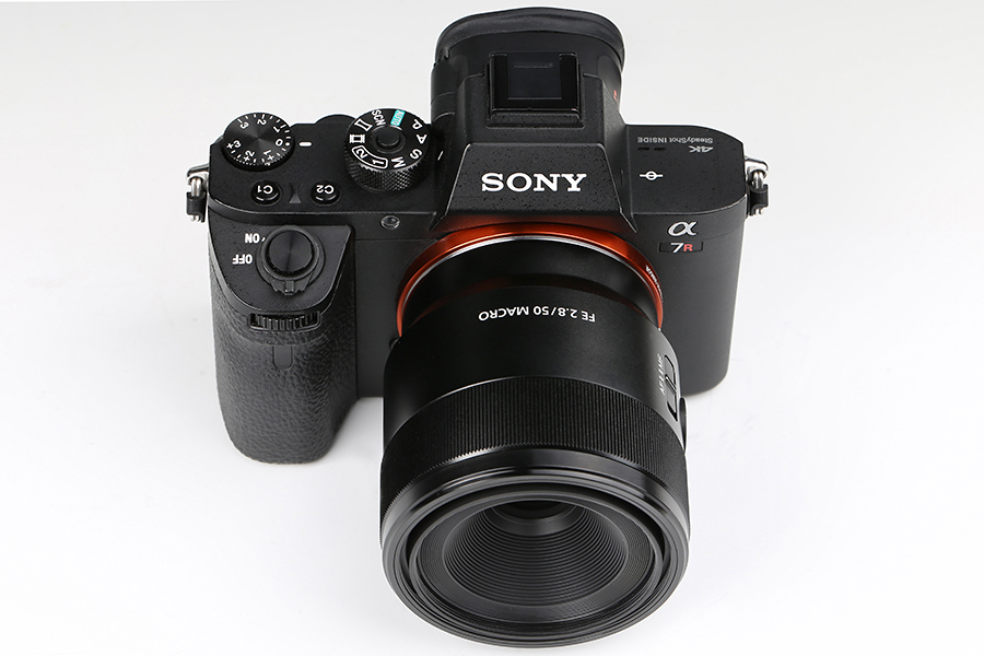 カメラ レンズ(単焦点) オールマイティーな標準マクロレンズ、ソニー「FE 50mm F2.8 Macro 