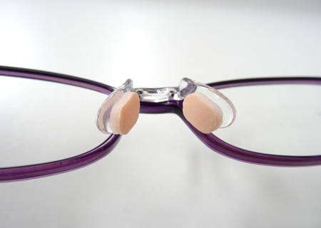 メガネっ娘も必見 もうメガネの鼻あて跡でアナタを悩ませない 価格 Comマガジン