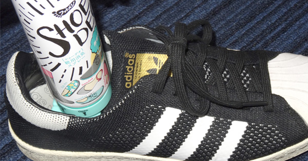 水なし でスニーカーを洗える ズボラさん大助かりのスプレー 価格 Comマガジン