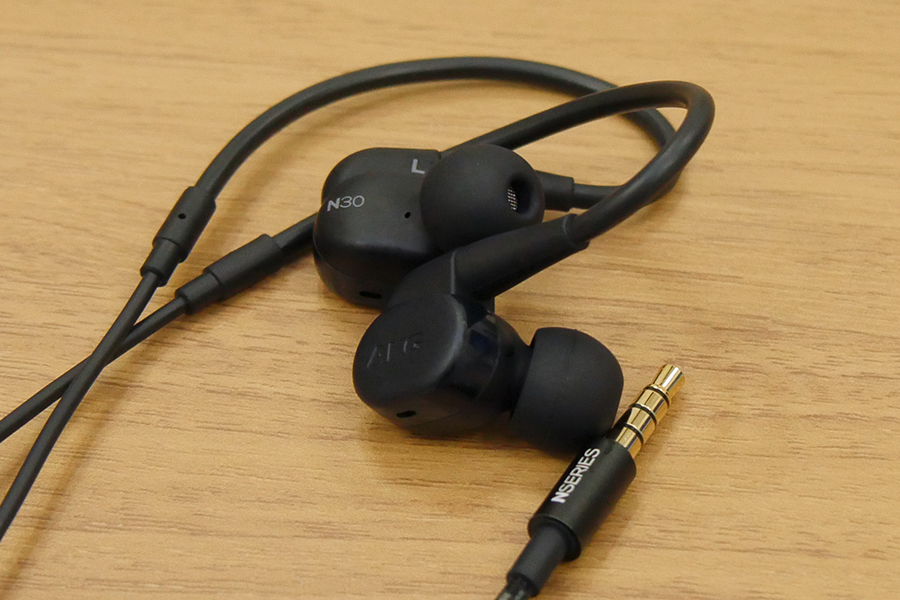 AKG N25 アーカーゲー スマホ対応イヤホン AKG ハイレゾ密閉カナル型