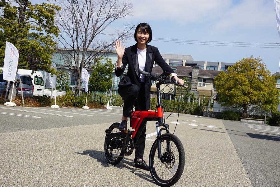 自動的にアシスト量を変える街乗りの決定版 Besv の新電動アシスト自転車を体験してきた 価格 Comマガジン