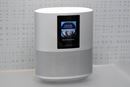ボーズ初のスマートスピーカー「Home Speaker 500」。往年のヘッドセット技術を応用した力作