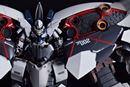 HGなのに全高83cm! 白い「IIネオ・ジオング」がイカつ過ぎて戦慄した