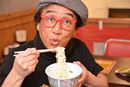 伝説のラーメン店「なんでんかんでん」川原店主が、豚骨カップ麺をぶった切る!