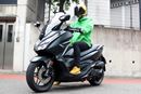 軽快さが劇的に向上! 見た目も走りも一新したホンダの新型「フォルツァ」