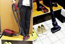 1台で玄関の掃除もできる! シャープの“新”紙パック式キャニスター掃除機が登場